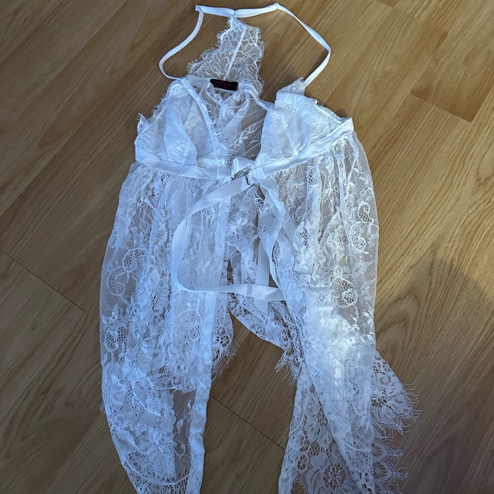 Elegant White Lace Lingerie Top
